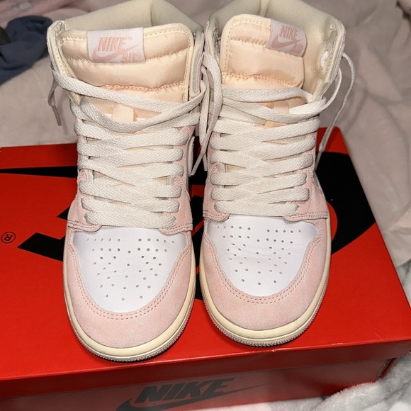 Air Jordan 1 Retro High OG - Picture 2 of 5